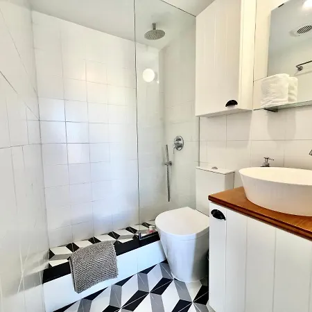 And River Views شقة